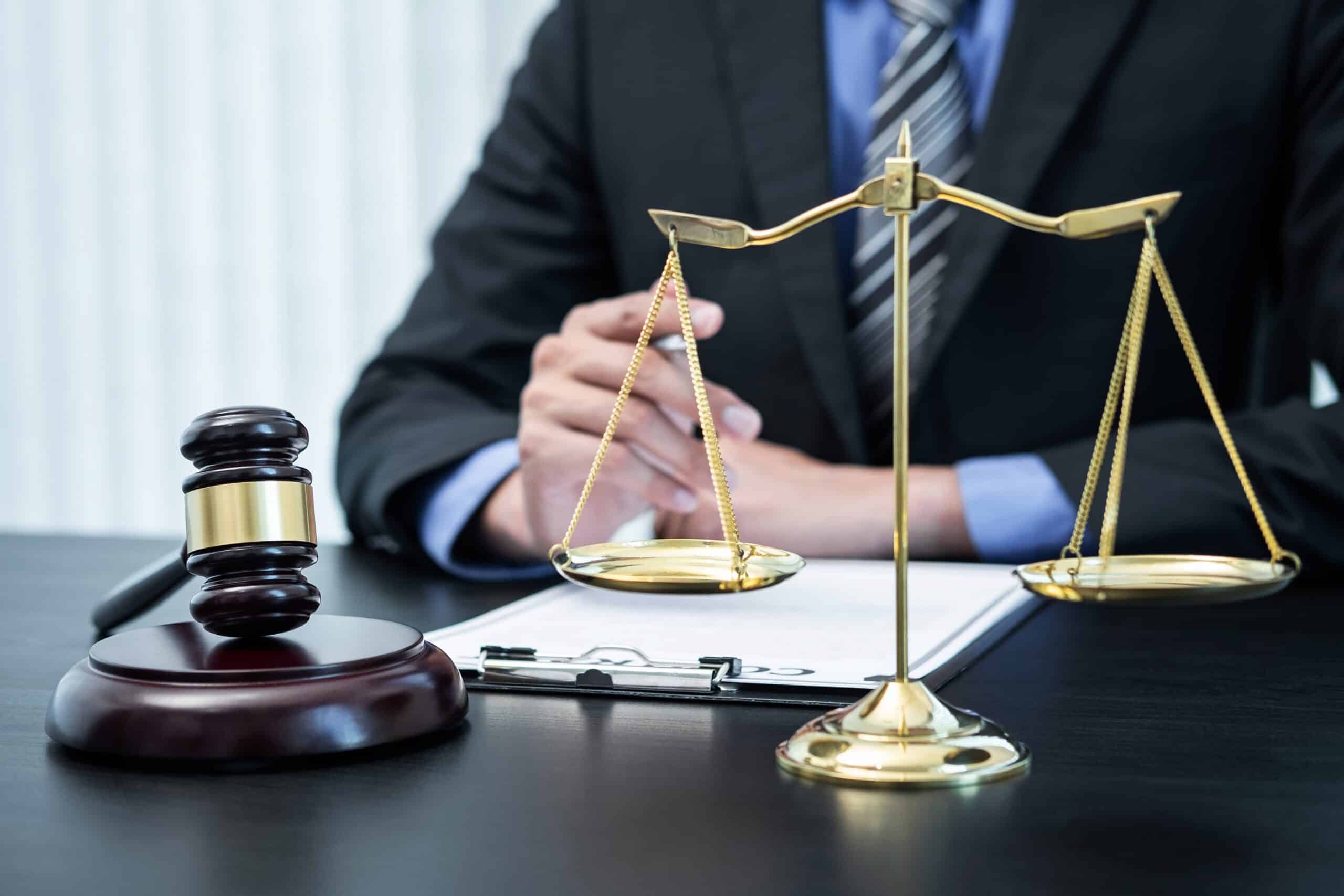 saltlakecitysettlementoffer (1) Salt Lake City car accident lawyer discussing settlement